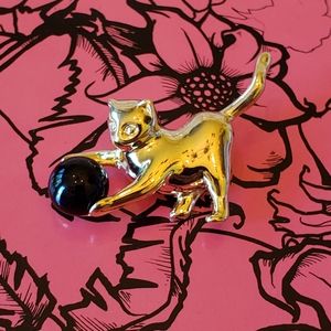 Vintage Cat Brooch Jewelry Faux Onyx Gem Gold Black